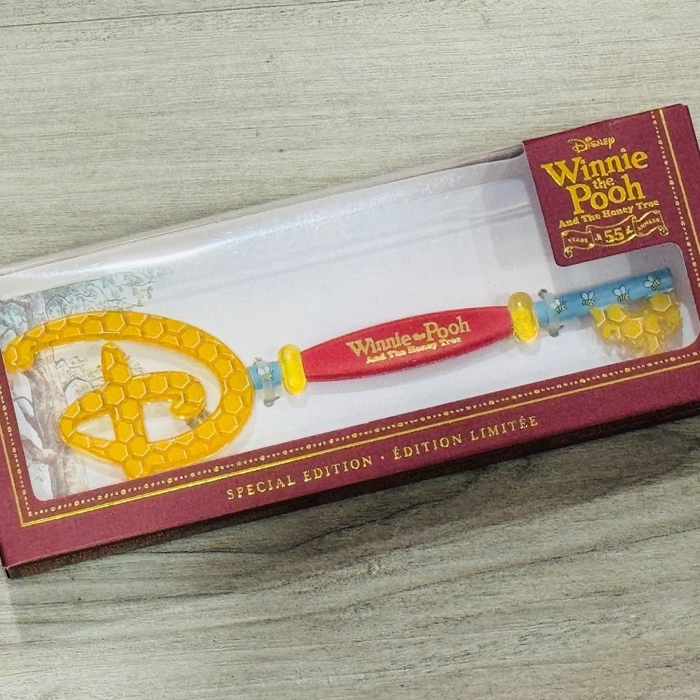 Disney - Winnie the Pooh Collectible Key, Special Edition, Brand New!